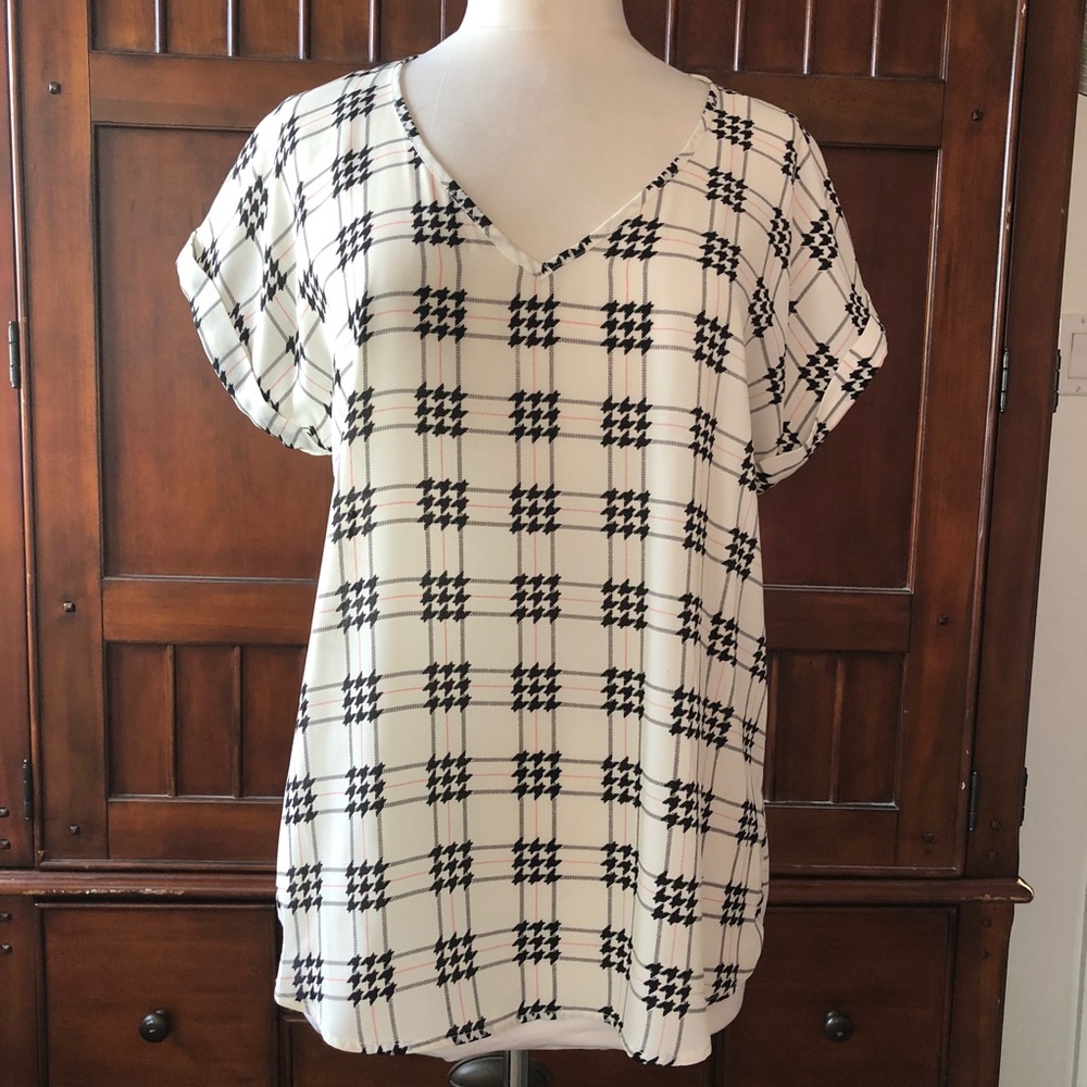 NWT Dolman Printed V-neck Top
